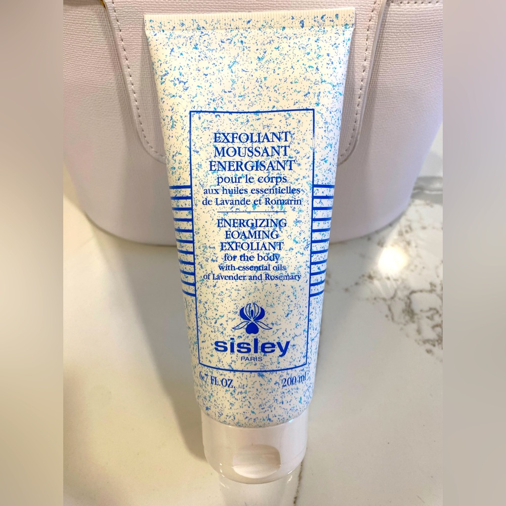 Sisley energizing foaming exfoliate for the body